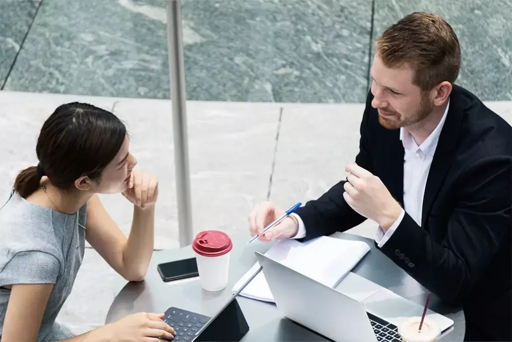 Expert Insights & Trends in Financial Consulting